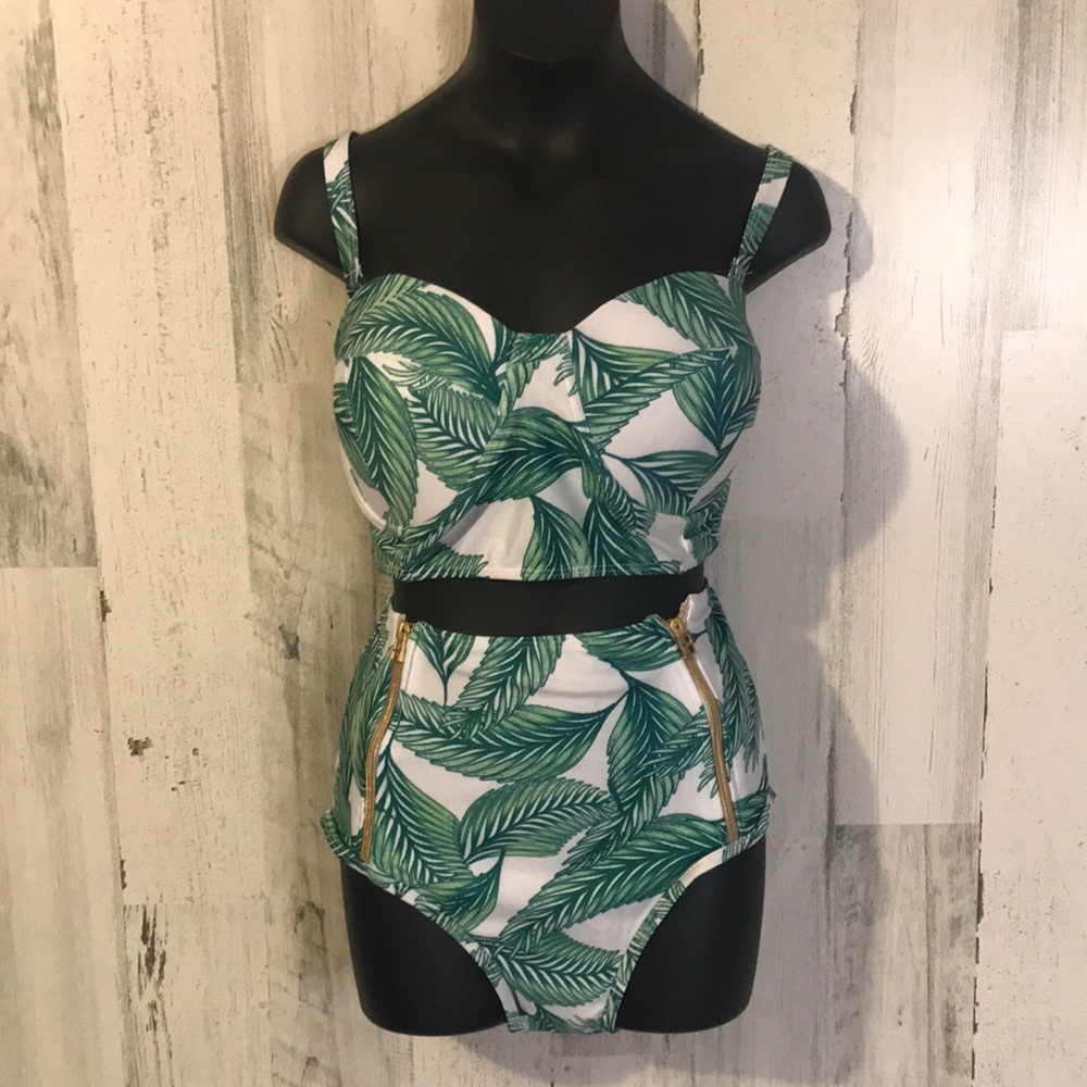women’s leaf two piece swim cute size XL NWOT
